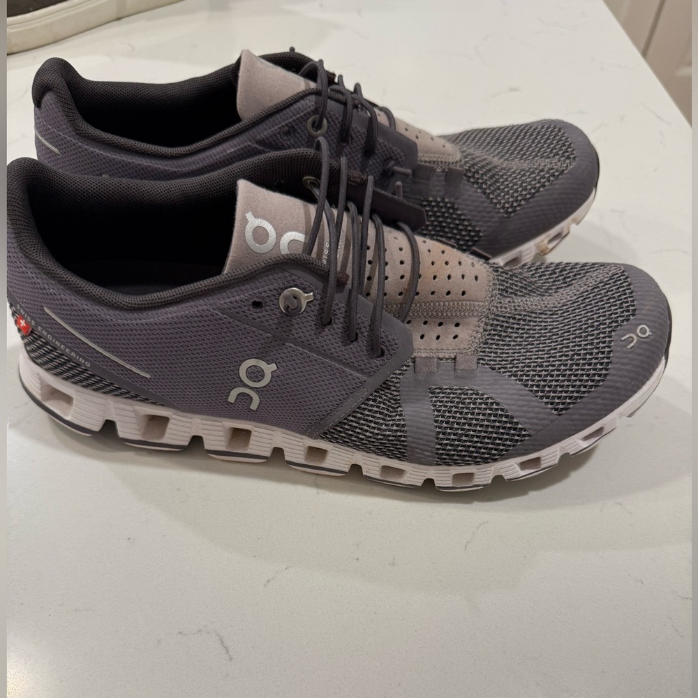 On Cloud Women’s Gray Shoes